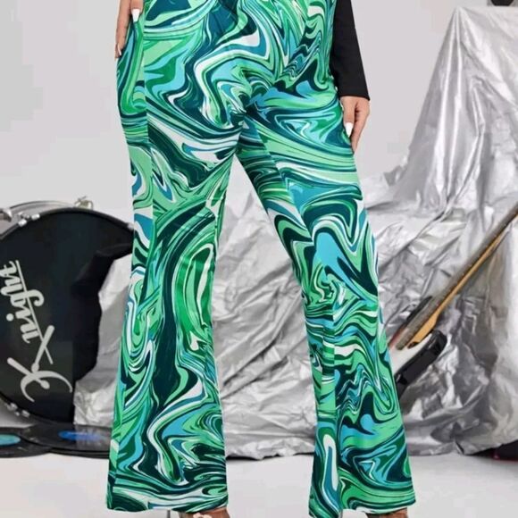 Green Swirl Women's Flare Pants OX - Picture 5 of 6
